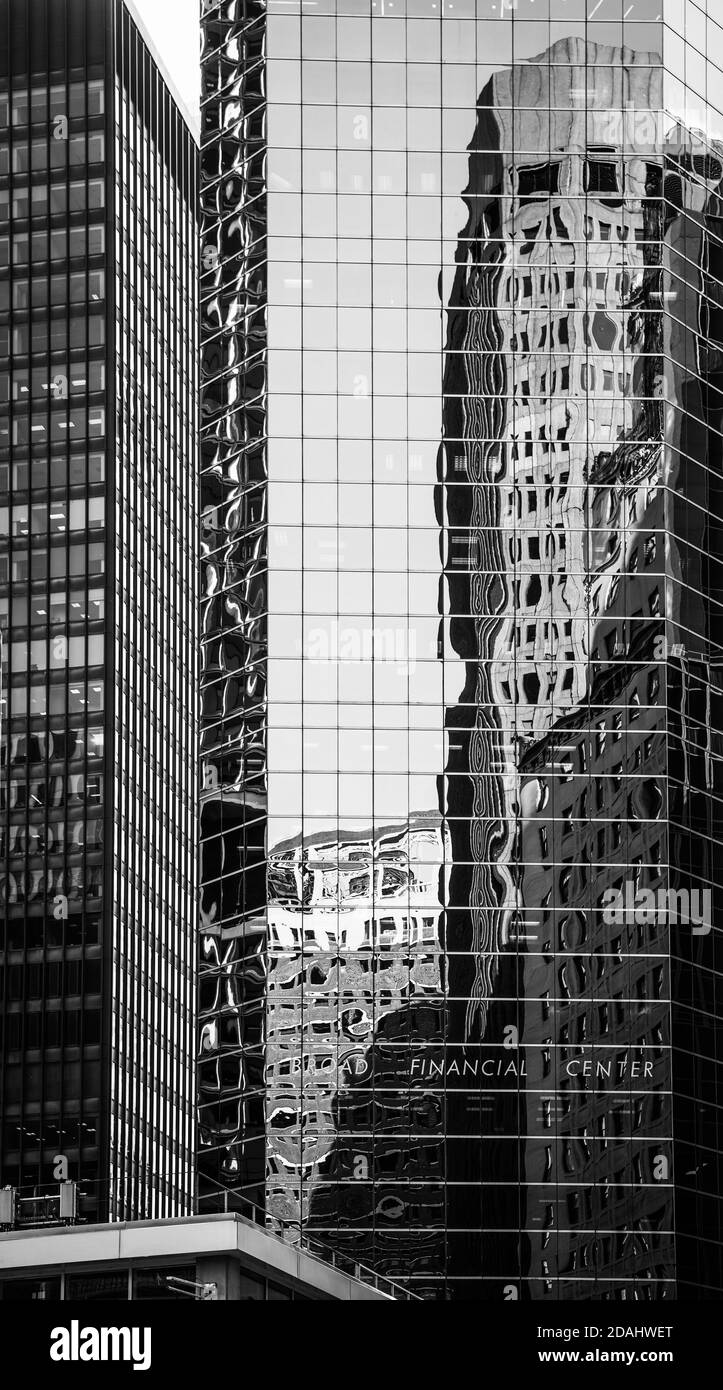 NEW YORK, États-Unis - 04 mai 2015 : centre financier. Architecture moderne de Manhattan. Manhattan est la plus densément peuplée des cinq quartiers de New Yor Banque D'Images