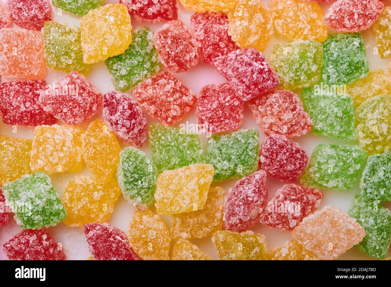 Sucreries sucrées colorées avec sucre vue rapprochée Banque D'Images