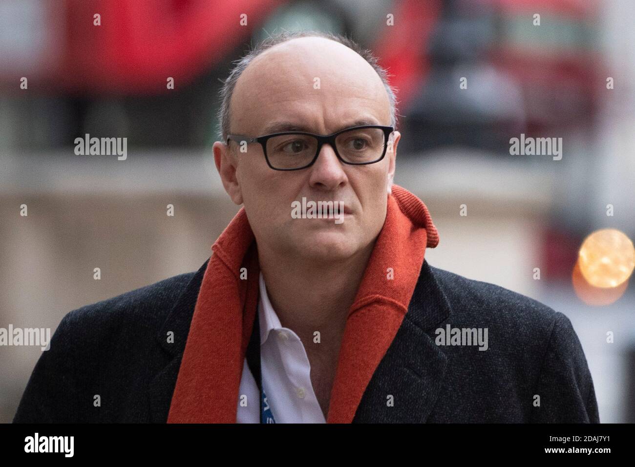 Dominic Cummings, conseiller politique en chef du Premier ministre Boris Johnsons, arrive au travail le 13 novembre 2020 dans le centre de Londres. Banque D'Images