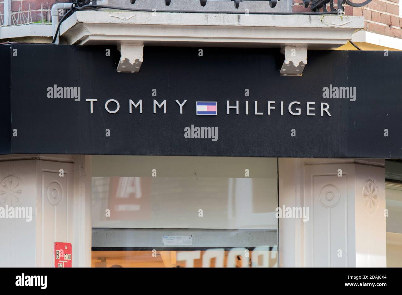 Panneau publicitaire Tommy Hilfiger Shop à Utrecht pays-Bas 27-12-2019 Banque D'Images