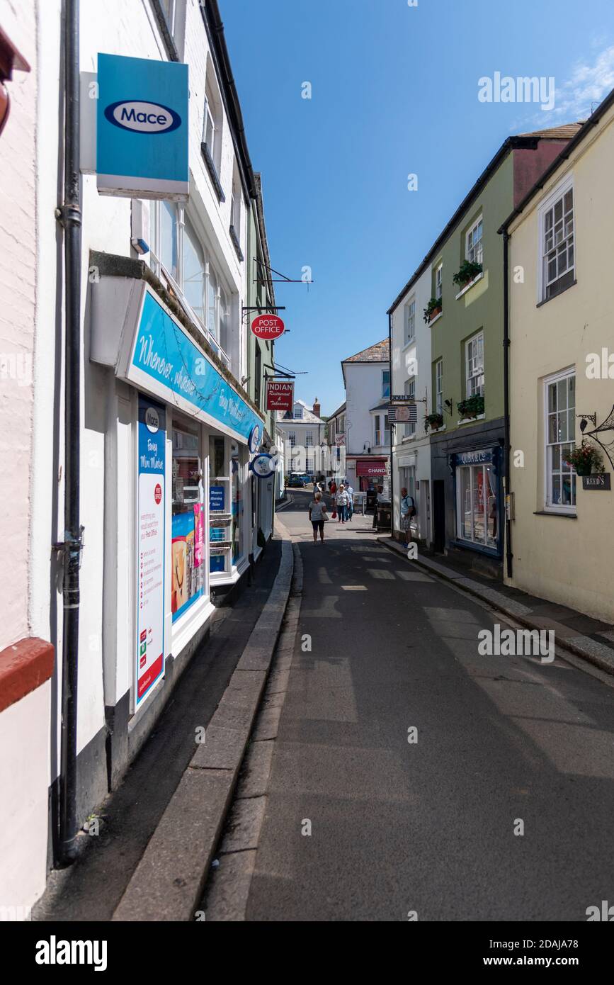 Boutiques sur Fore Street, Fowey, Cornwall, Royaume-Uni Banque D'Images