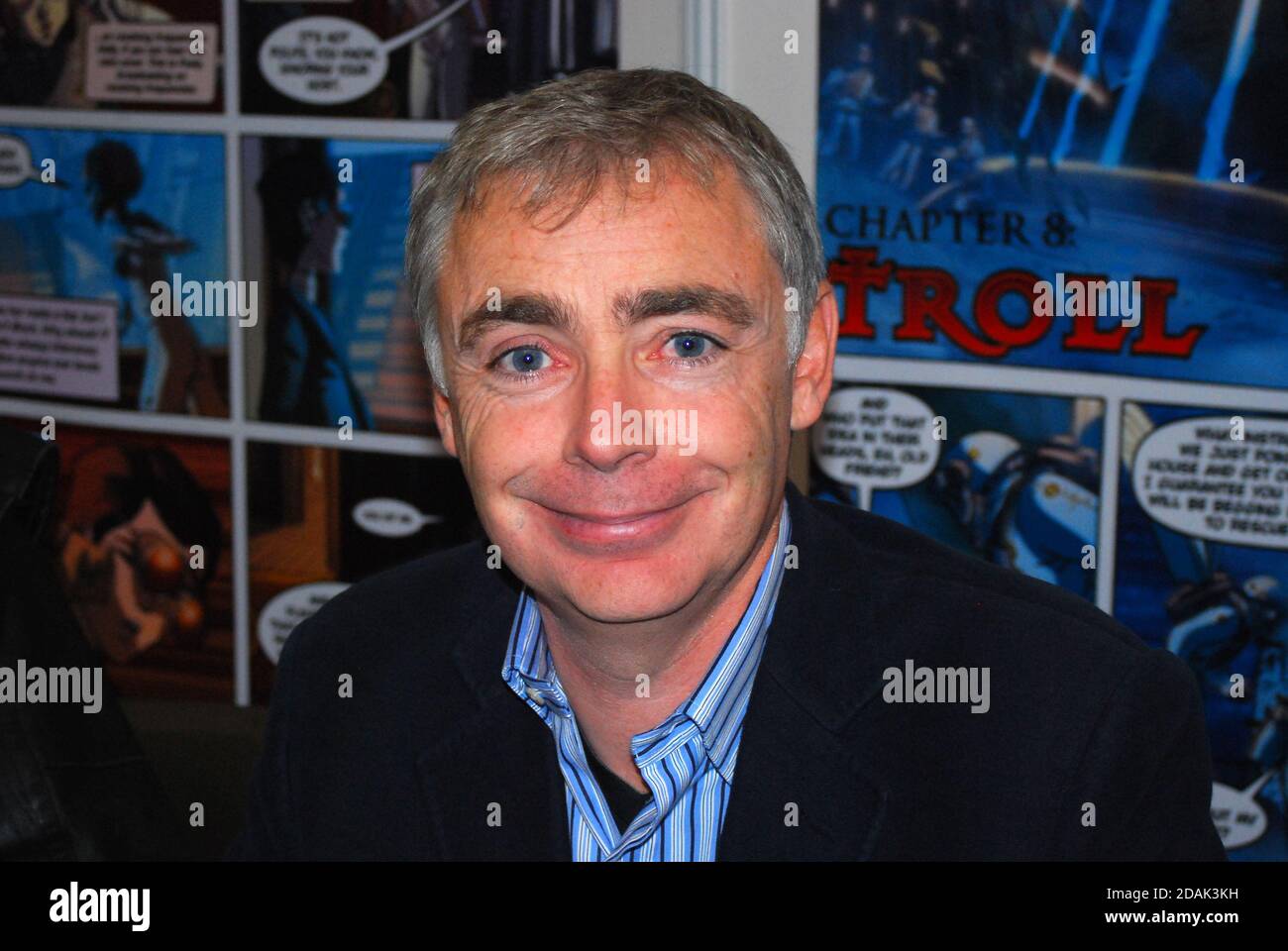 Auteur irlandais, scénariste, dramaturge et lauréate des enfants na nóg, Eoin Colfer, lors du lancement du roman graphique d'Artemis Fowl à Londres 2008 Banque D'Images