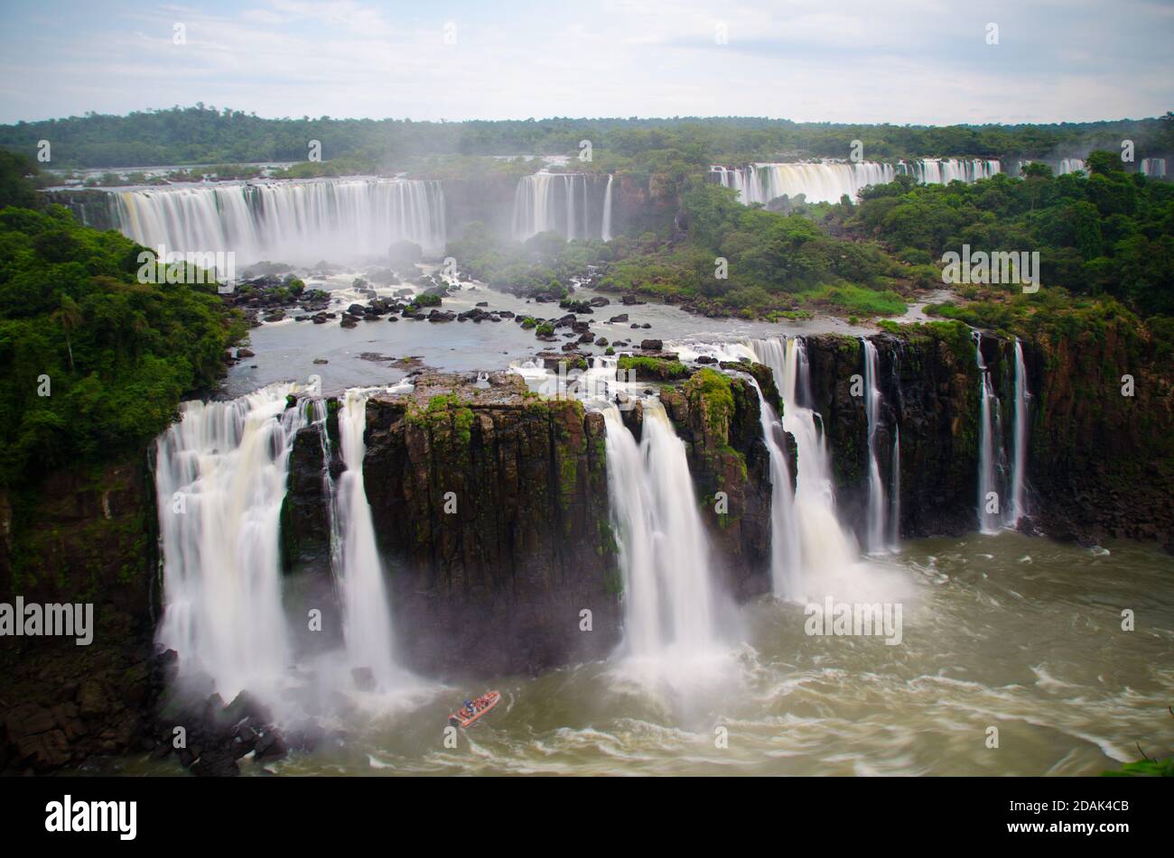 Chutes d'Iguazu à la frontière entre l'Argentine et le Brésil Banque D'Images