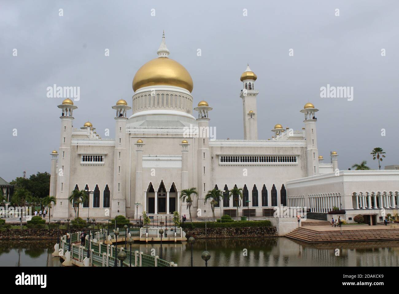 Mosquée Sultan Omar Ali Saifuddin à Bandar Seri Begawan, Brunéi Darussalam sur Bornéo. Banque D'Images