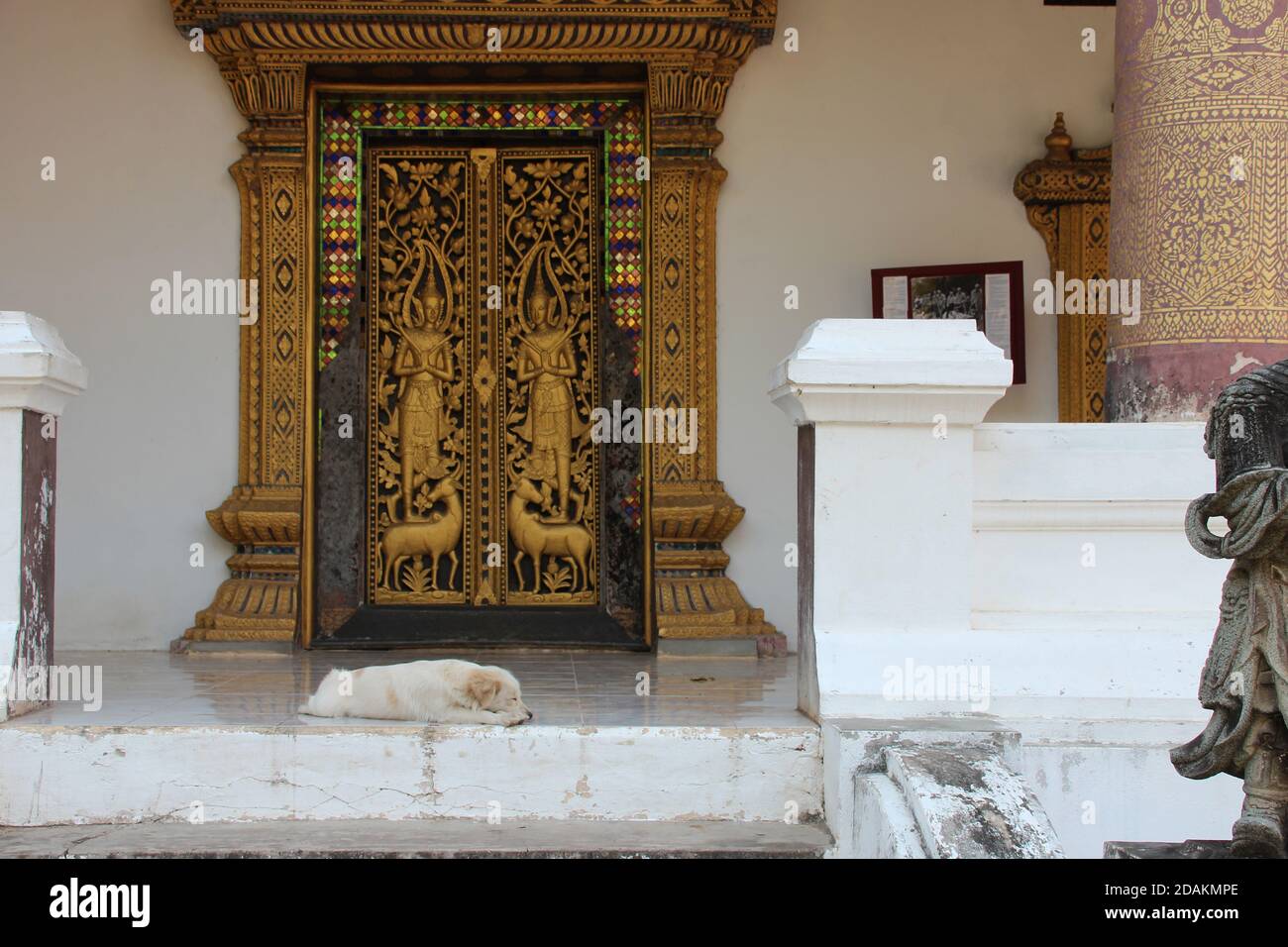 Dans un temple bouddhiste (Wat Choumkhong) à luang prabang (laos) Banque D'Images