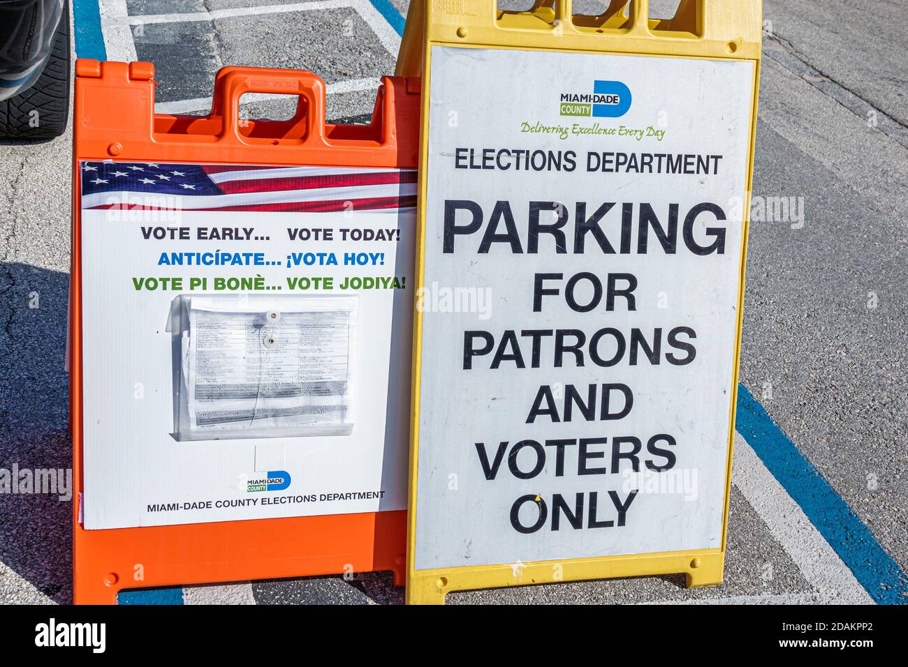 Miami Beach Florida, vote anticipé Miami-Dade County Anglais Espagnol créole plusieurs langues, panneau de stationnement pour l'élection présidentielle, visiteur Banque D'Images