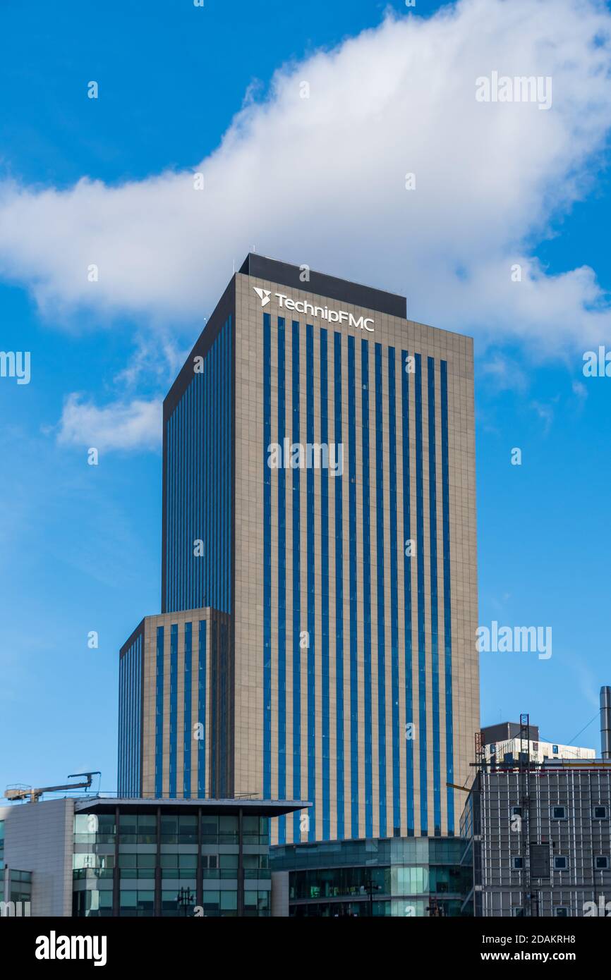 2020: Vue extérieure de la tour abritant le siège social français de la société industrielle britannique TechnipFMC, située à Paris la Défense Banque D'Images