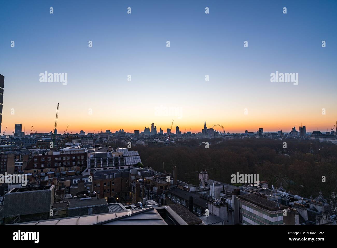 Superbe vue aérienne de Londres au lever du soleil Banque D'Images