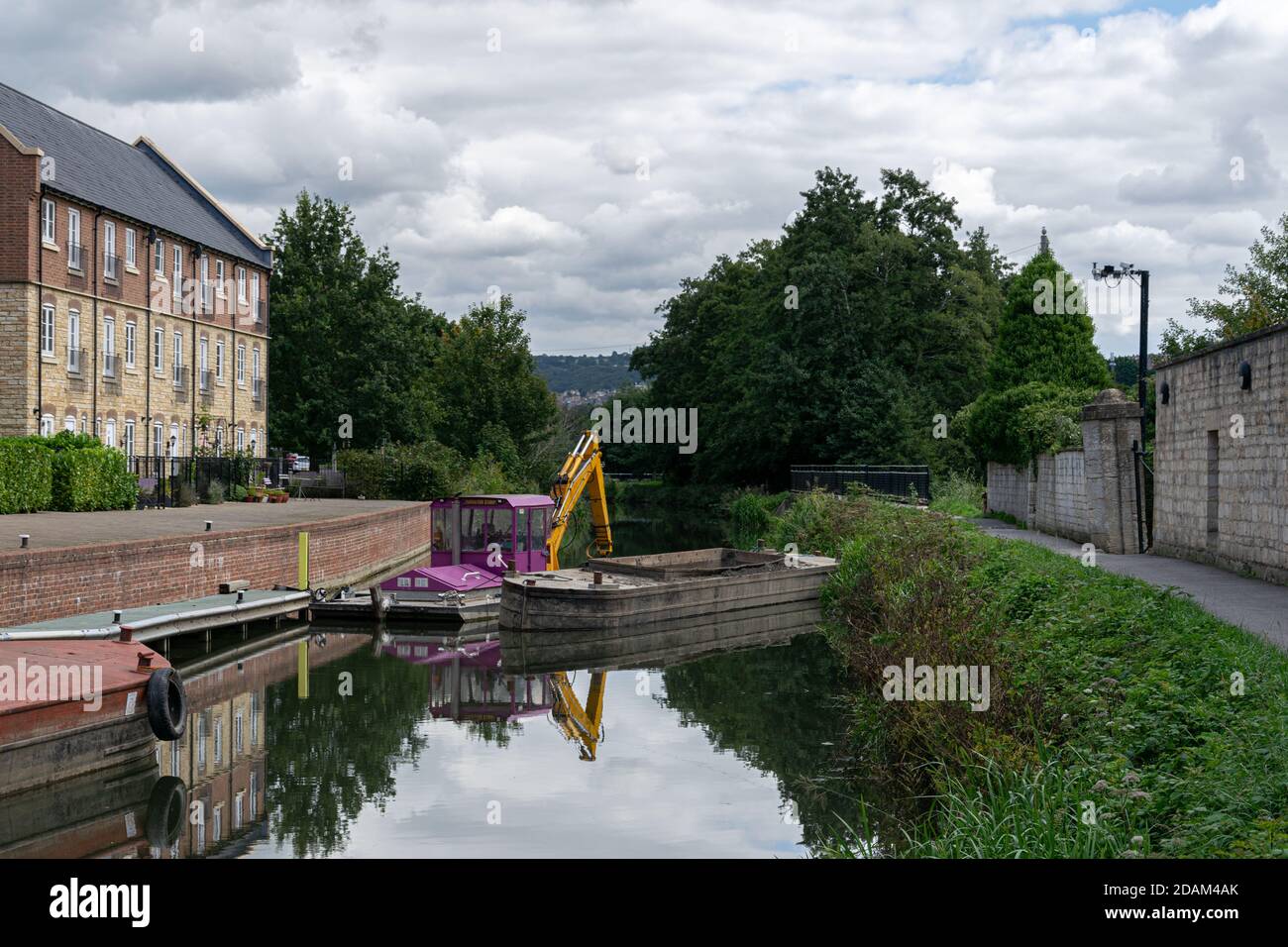 Cotswold Canals Trust Dredger Augustus Gloop sur la Stroudwater navigation, à Ebley, Stroud, Gloucestershire Banque D'Images