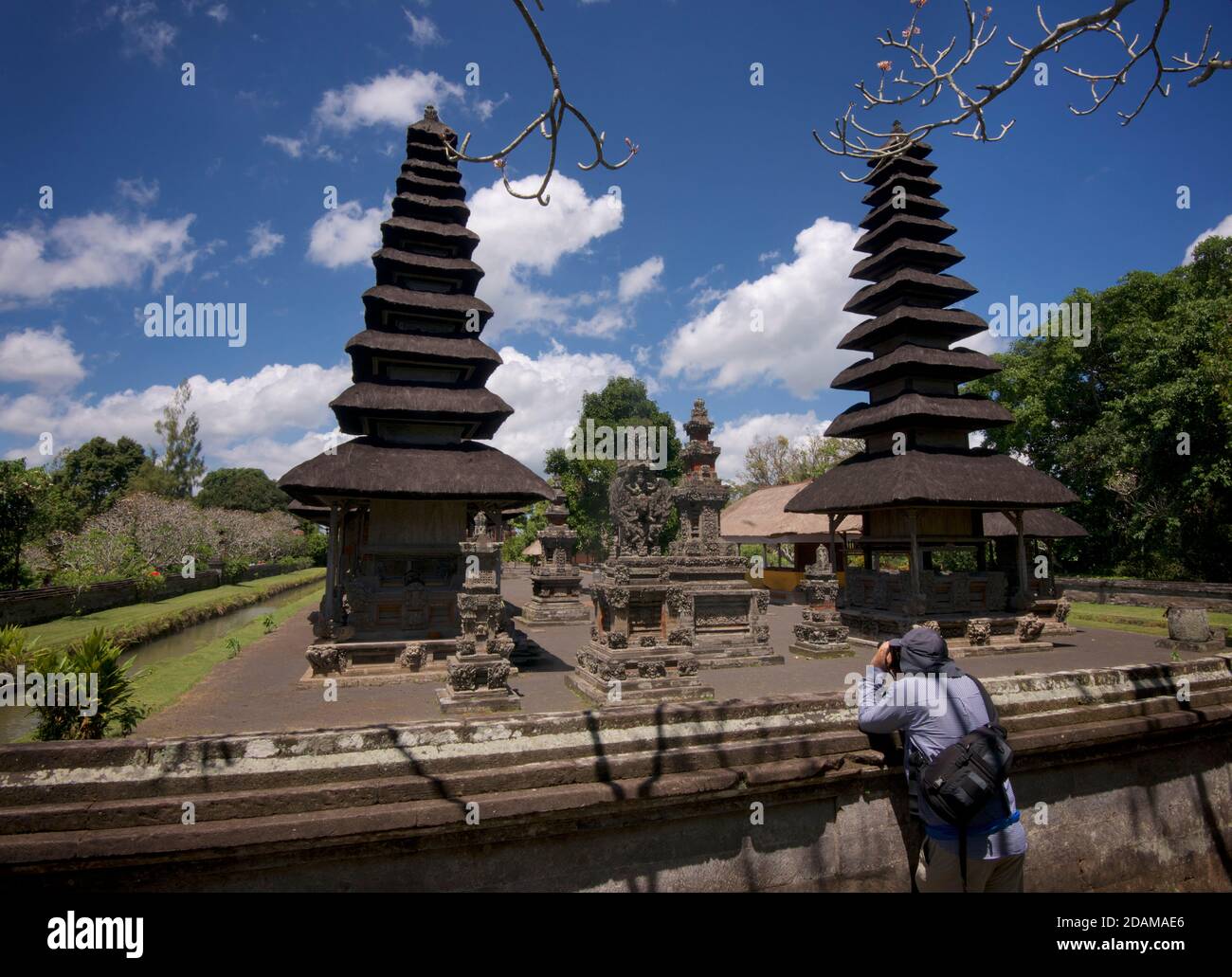 Tourisme photographiant Pura Taman Ayun à Mengwi, Bali, Indonésie Banque D'Images