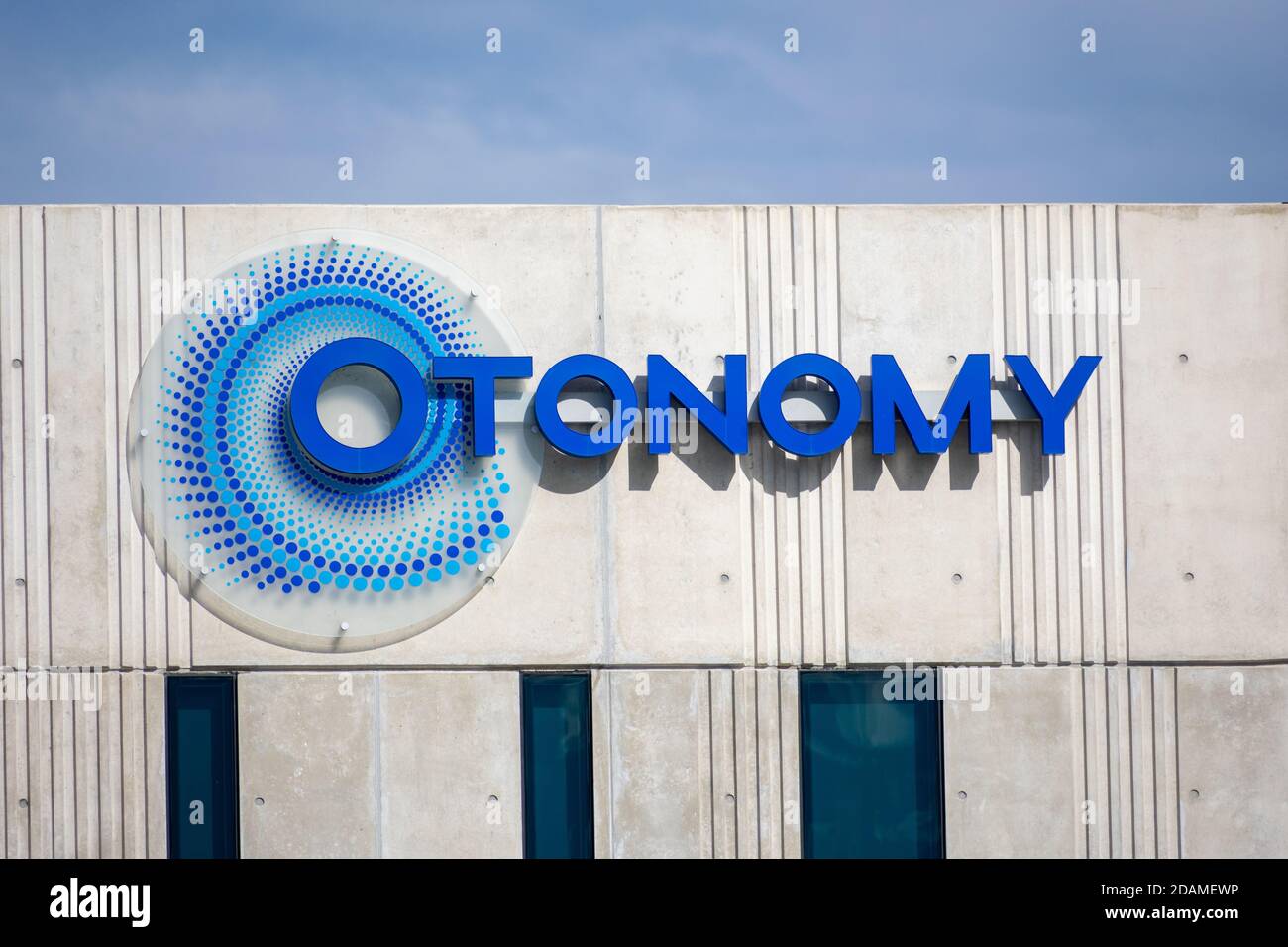 Logo Otogonomy sur le siège de la société biopharmaceutique dédiée à edéveloppement de thérapies innovantes pour les maladies et les troubles du Banque D'Images