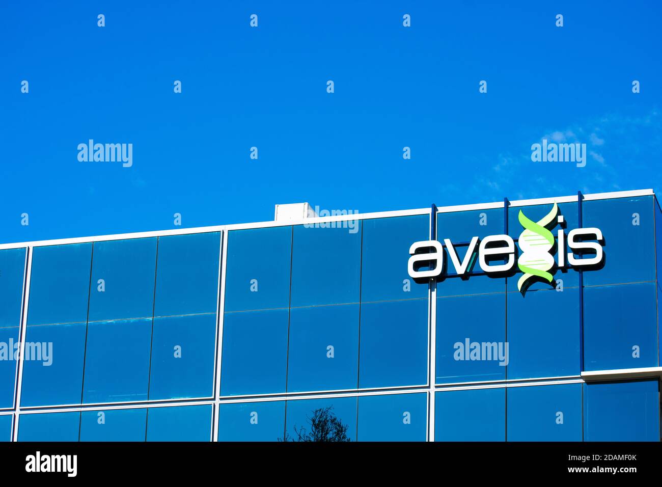 Bâtiment du siège d'AveXis. AveXis est une société de biotechnologie acquise par Novartis International AG - San Diego, Californie, Etats-Unis - 2020 Banque D'Images