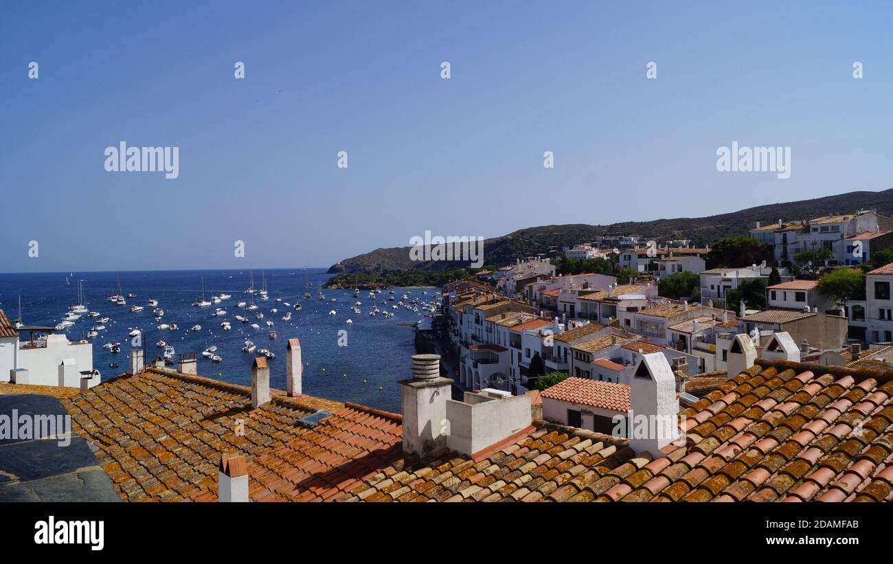 Village méditerranéen paysage de Cadaques, Espagne Banque D'Images