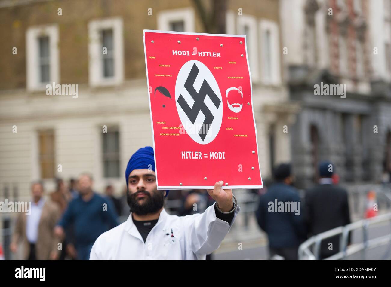 Une manifestation contre la visite d'État des premiers ministres indiens Narendra Modi en Grande-Bretagne. Whitehall, Westminster, Londres, Royaume-Uni. 12 novembre 2015 Banque D'Images