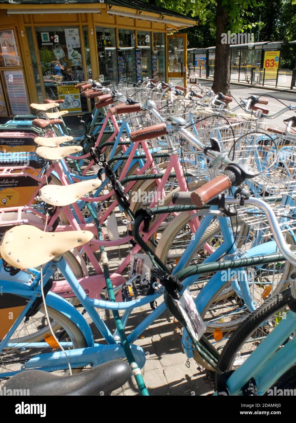 Djurgårdsboden service de location de vélos avec beaucoup de vélos Banque D'Images