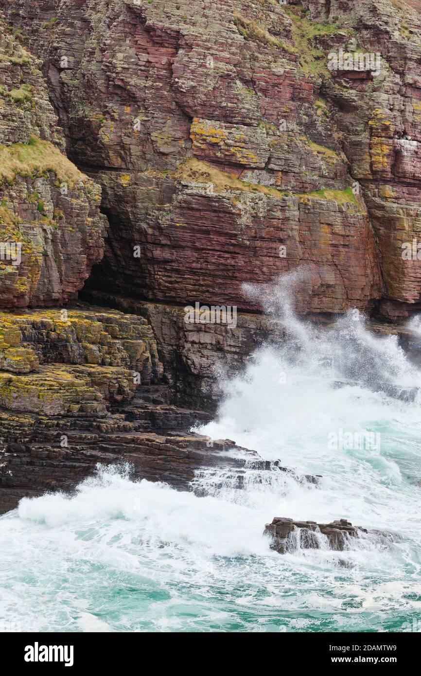 Wellen und Sturm am Cap Frehel, Bretagne, Frankreich Banque D'Images