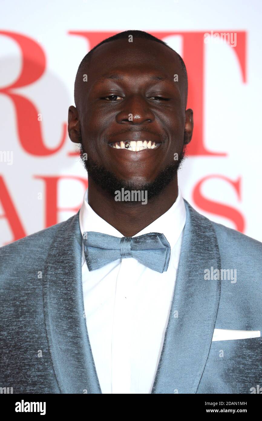 Stormzy participe aux BRIT Awards 2018 qui se tiennent à l'O2 Arena le 21 février 2018 à Londres, en Angleterre. Banque D'Images