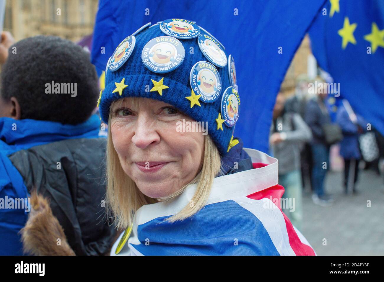 Gros plan sur un militant pro-européen et anti-Brexit qui proteste devant le Parlement le 29 janvier 2019 à Londres, Banque D'Images