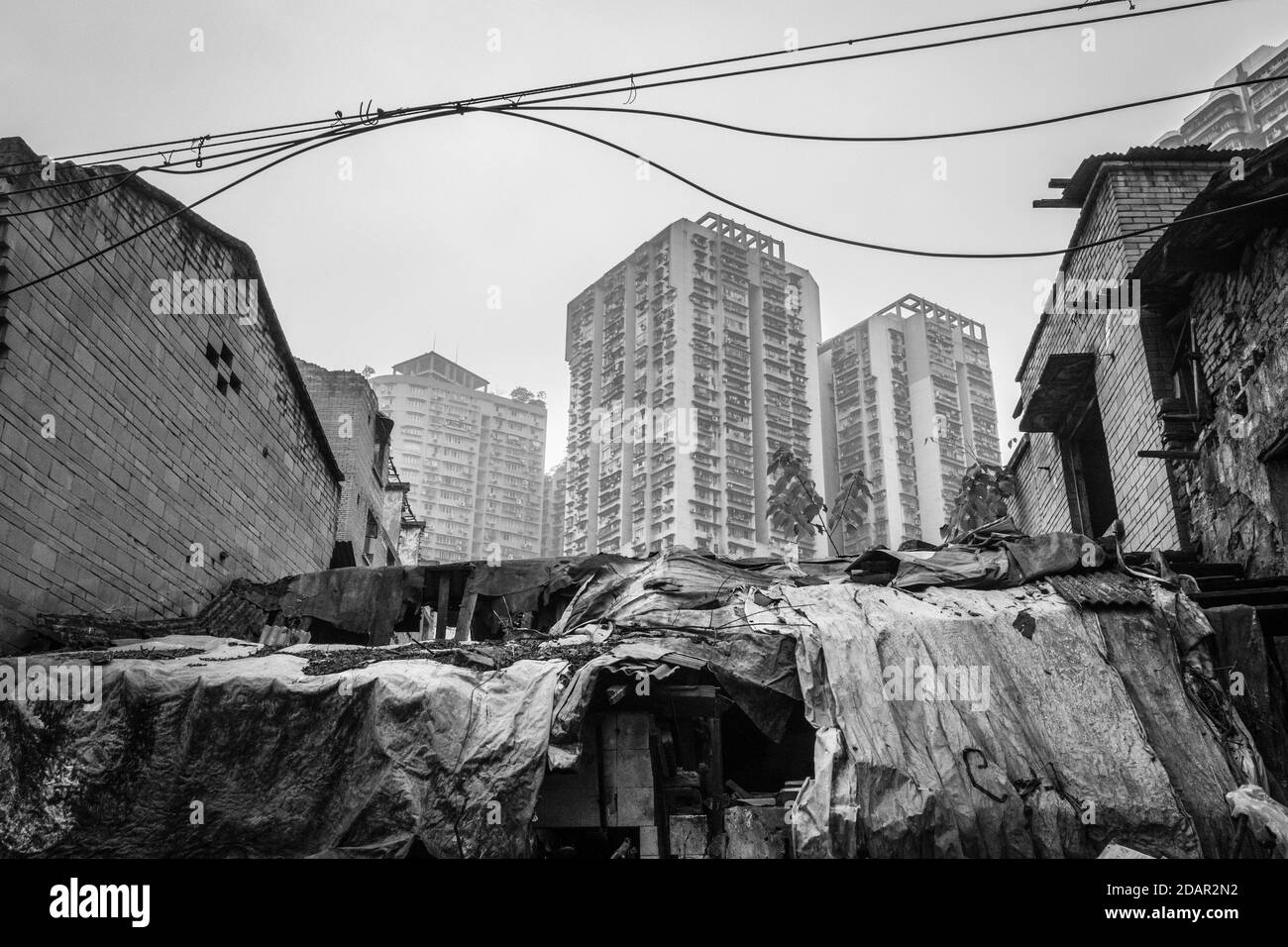 Vestiges d'une rangée de maisons démolies, Chongqing, Chine Banque D'Images