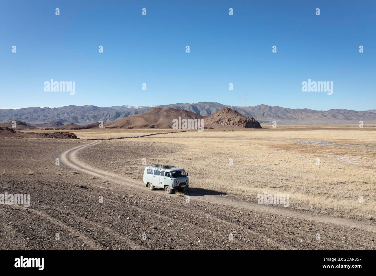 Route entre Olgii et Biluu, montagnes Altai, Olgii, Mongolie Banque D'Images