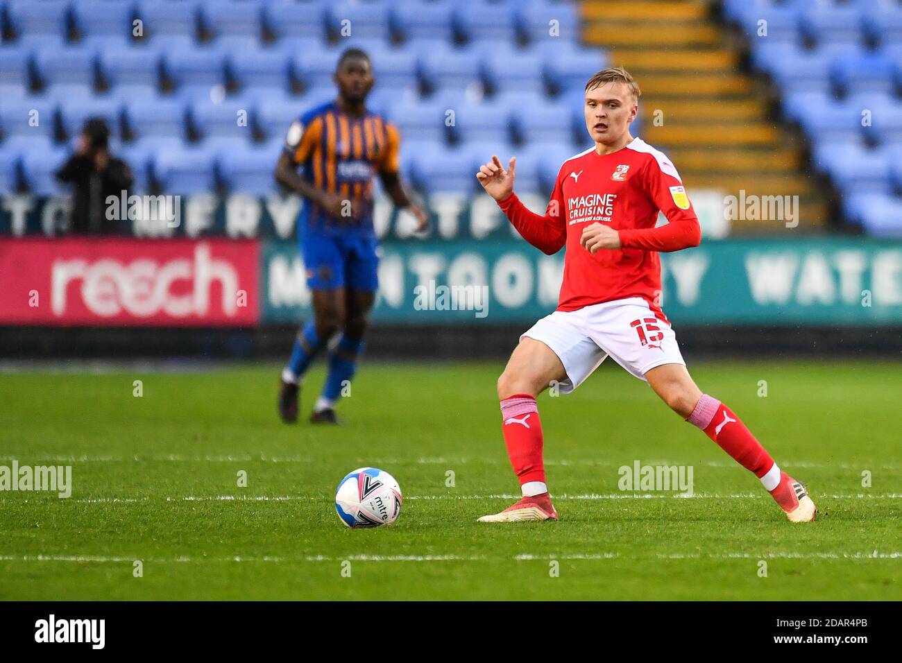 Matthew Smith #15 de Swindon Town en action Banque D'Images