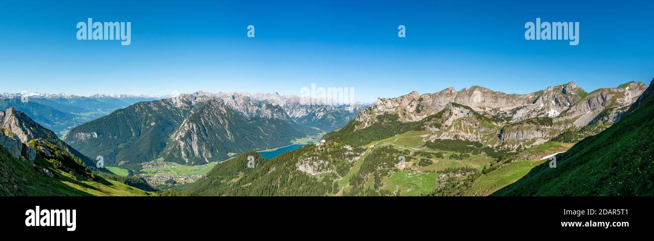 Vue sur les montagnes Rofan et Achensee, panorama, Haidachstellwand, 5 sommets via ferrata, randonnée sur les montagnes Rofan, Tyrol, Autriche Banque D'Images