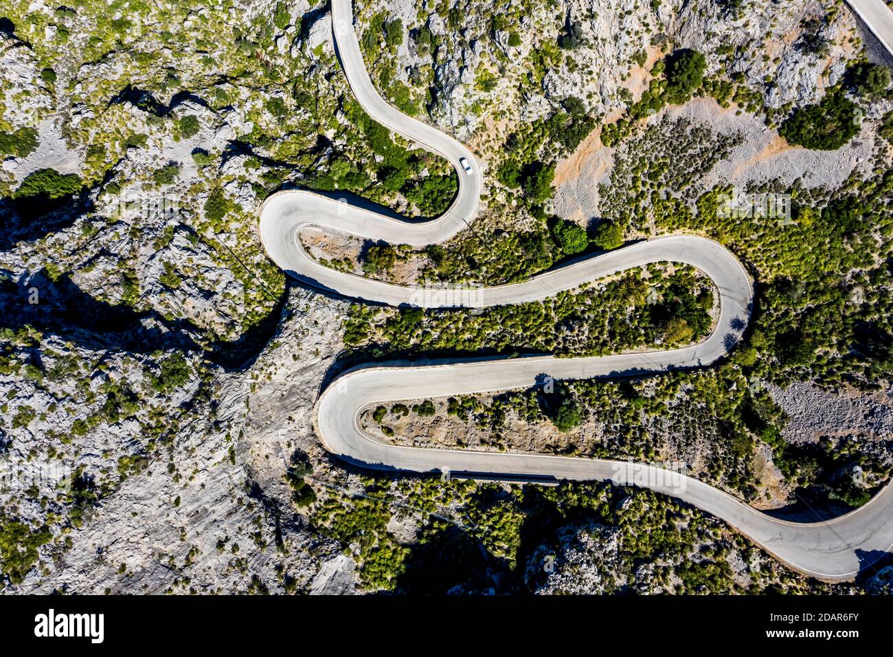 Vue aérienne, route en serpentin ma-2141 à sa Calobra, Serra de Tramuntana, Majorque, Iles Baléares, Espagne Banque D'Images