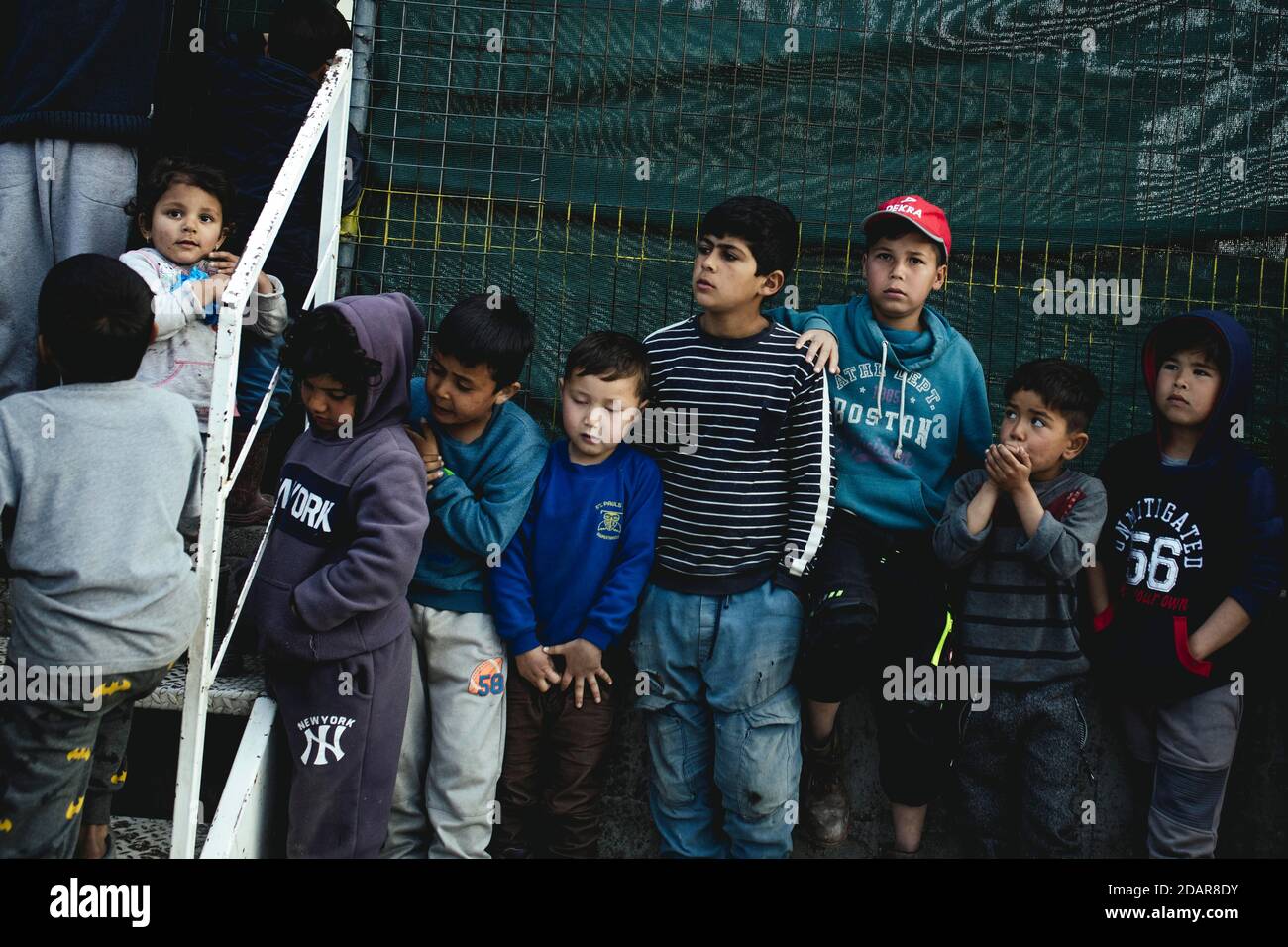 Distribution de lait en poudre et de couches pour les réfugiés à Camp Moria, Lesbos, Grèce Banque D'Images