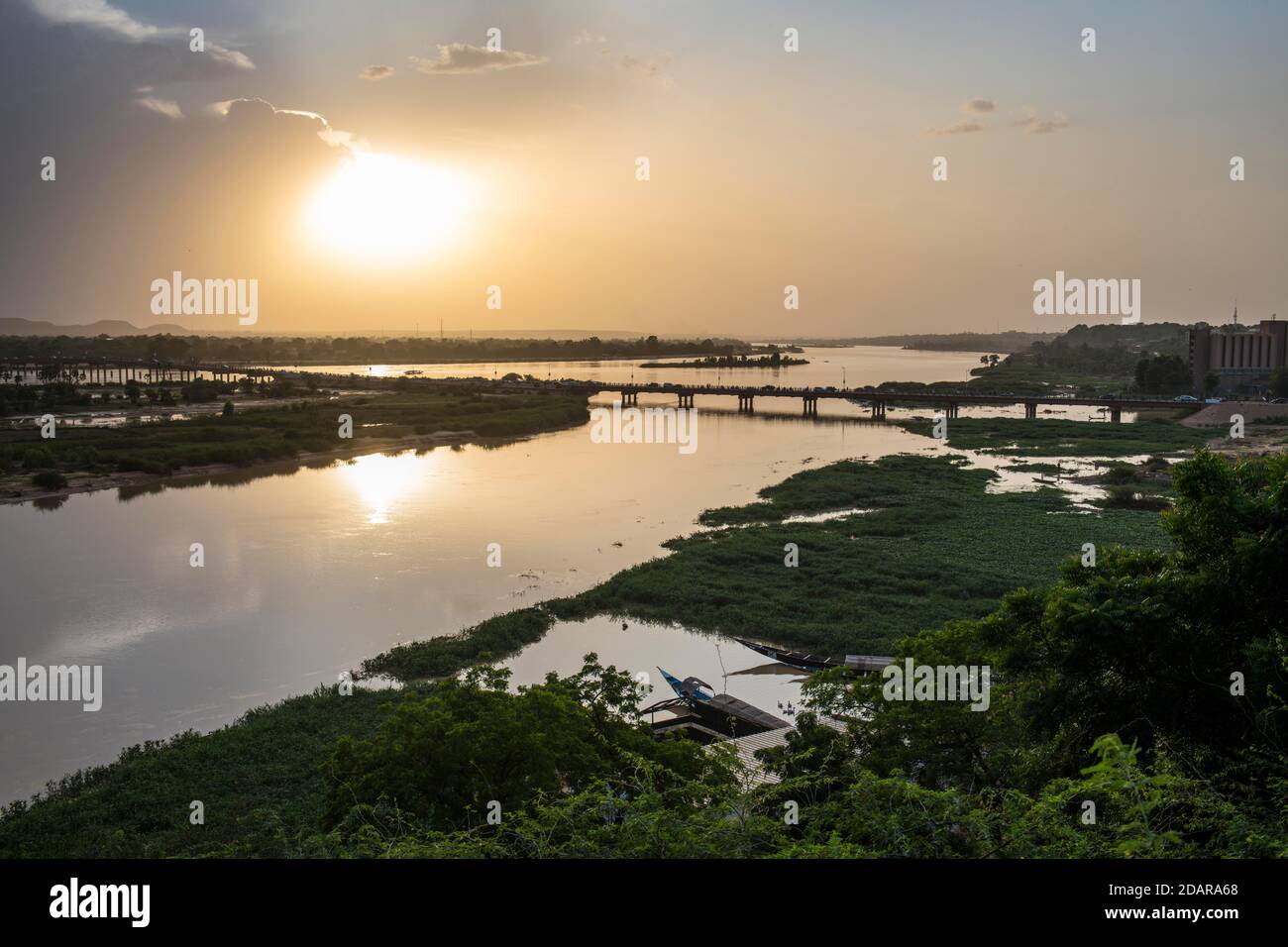Fleuve Niger au coucher du soleil, Niamey, Niger Banque D'Images