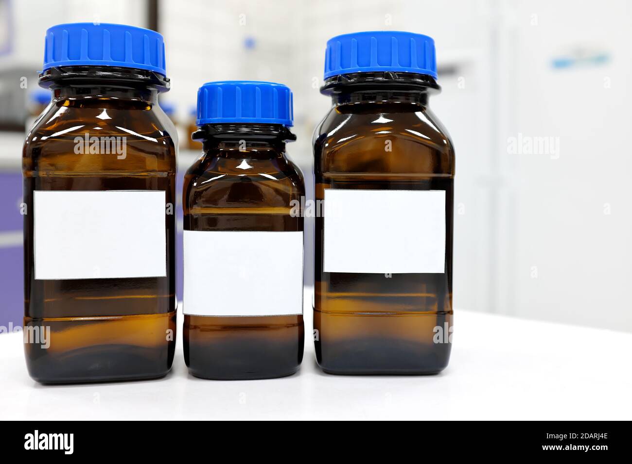 Bouteilles en verre laboratoire chimie Banque de photographies et d — free download