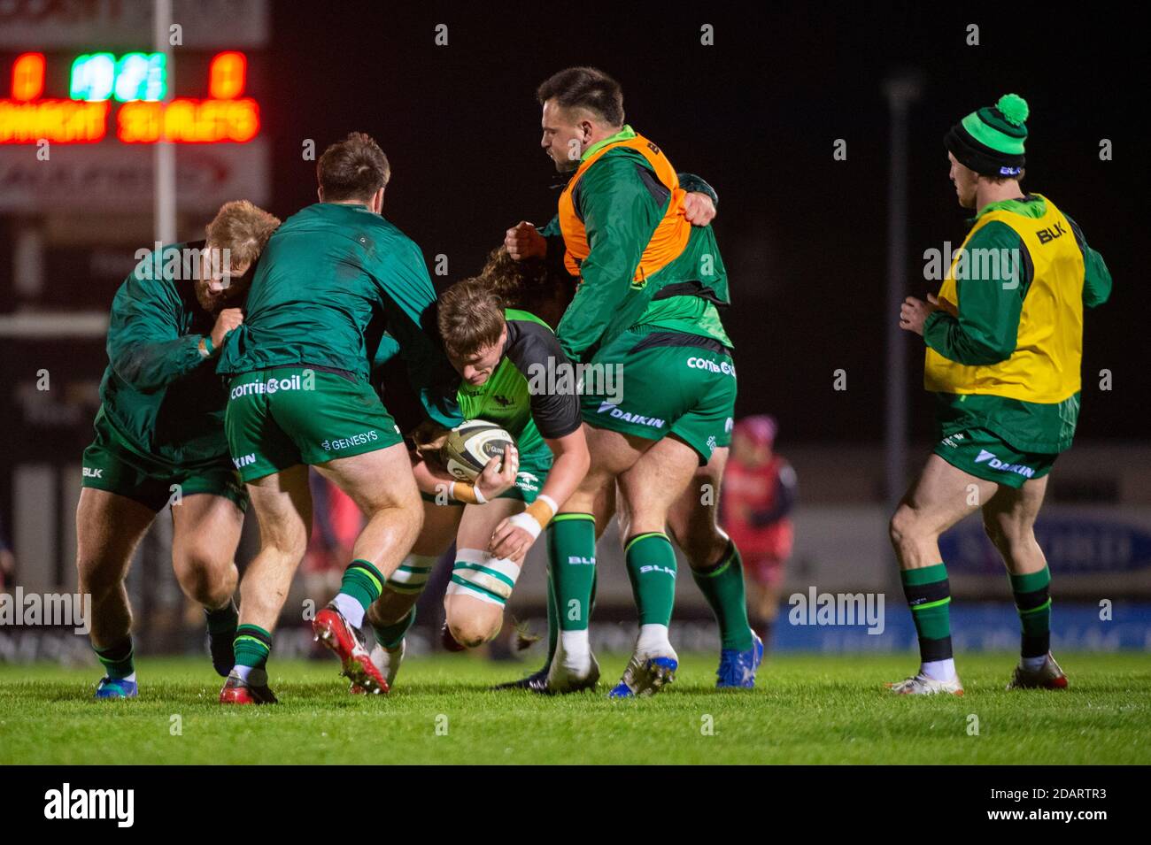 Galway, Irlande. 14 novembre 2020. Les joueurs de Connacht se réchauffent lors du match Guinness PRO14 Round 6 entre Connacht Rugby et Scarlets au Sportsground de Galway, Irlande le 14 novembre 2020 (photo par Andrew SURMA/SIPA USA) Credit: SIPA USA/Alay Live News Banque D'Images