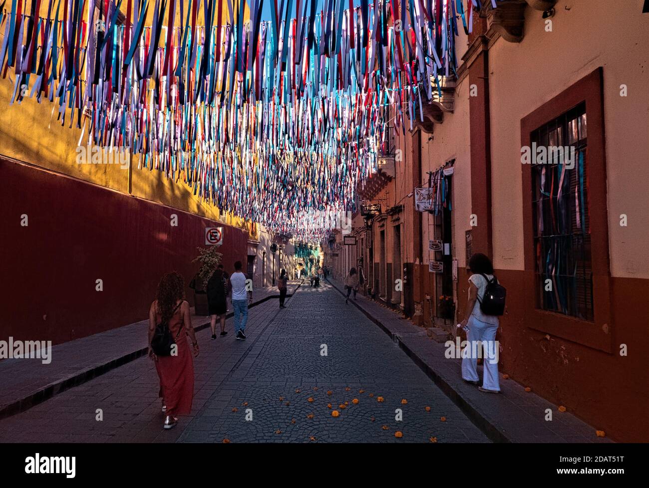 Allée colorée lors de la célébration du jour des morts à Guanajuato, au Mexique, patrimoine mondial de l'UNESCO Banque D'Images