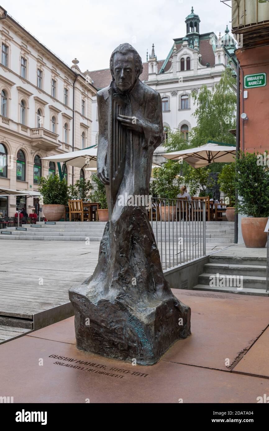 Statue du compositeur autrichien Gustav Mahler dans une maison qu'il séjourna à Ljubljana, en Slovénie Banque D'Images