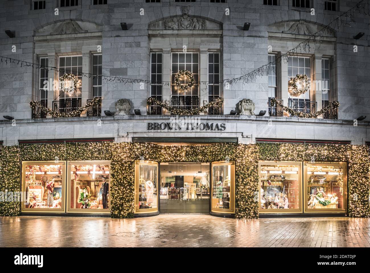 Cork, Cork, Irlande. 15 novembre 2020. Vue sur l'exposition de Noël du magasin Brown Thomas sur Patrick's Street à Cork, en Irlande. - crédit; David Creedon / Alamy Live News Banque D'Images