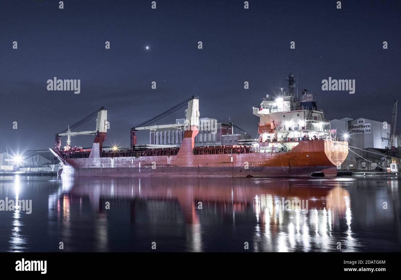 Cork, Cork, Irlande. 15 novembre 2020. Le cargo White Eagle a amarré avec une charge de grain de Damietta, en Égypte, à Kennedy Quay, Cork, en Irlande. Credit; David Creedon / Alamy Live News Banque D'Images