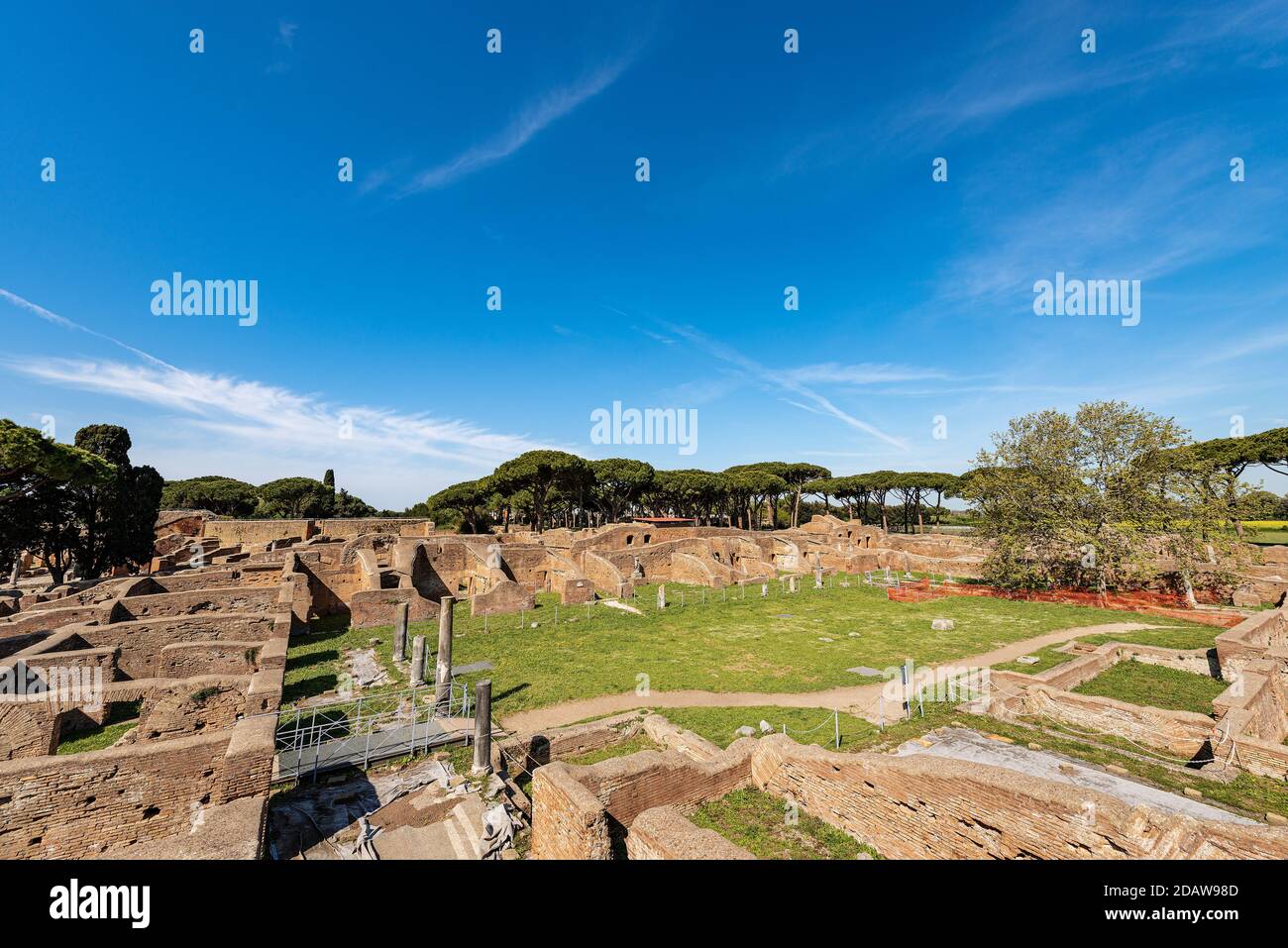 Site archéologique d'Ostia Antica, colonie fondée au VIIe siècle av. J.-C., Rome, Latium, Italie, Europe. Anciennes ruines des bâtiments romains. Banque D'Images