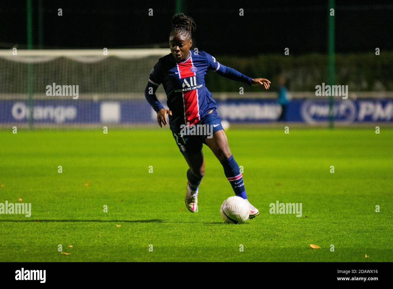 Sandy Baltimore de Paris Saint Germain contrôle le ballon pendant Le championnat de France des femmes&#039;s D1 Arkema football matc / LM Banque D'Images