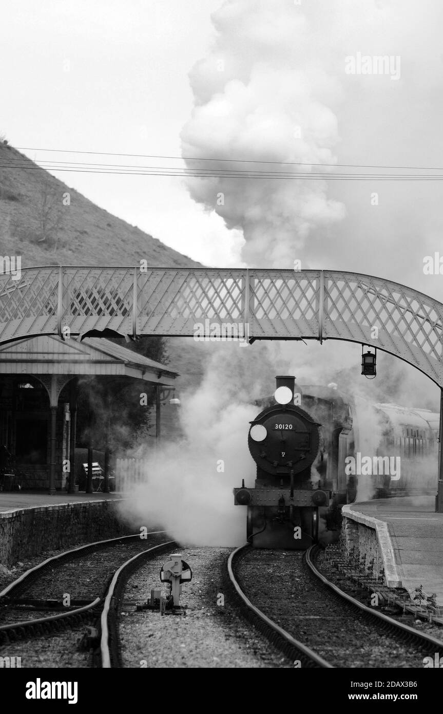 '30120' et 'Manston' en double direction du château de Corfe. Banque D'Images '30120' et 'Manston' en double direction du château de Corfe. Banque D'Images