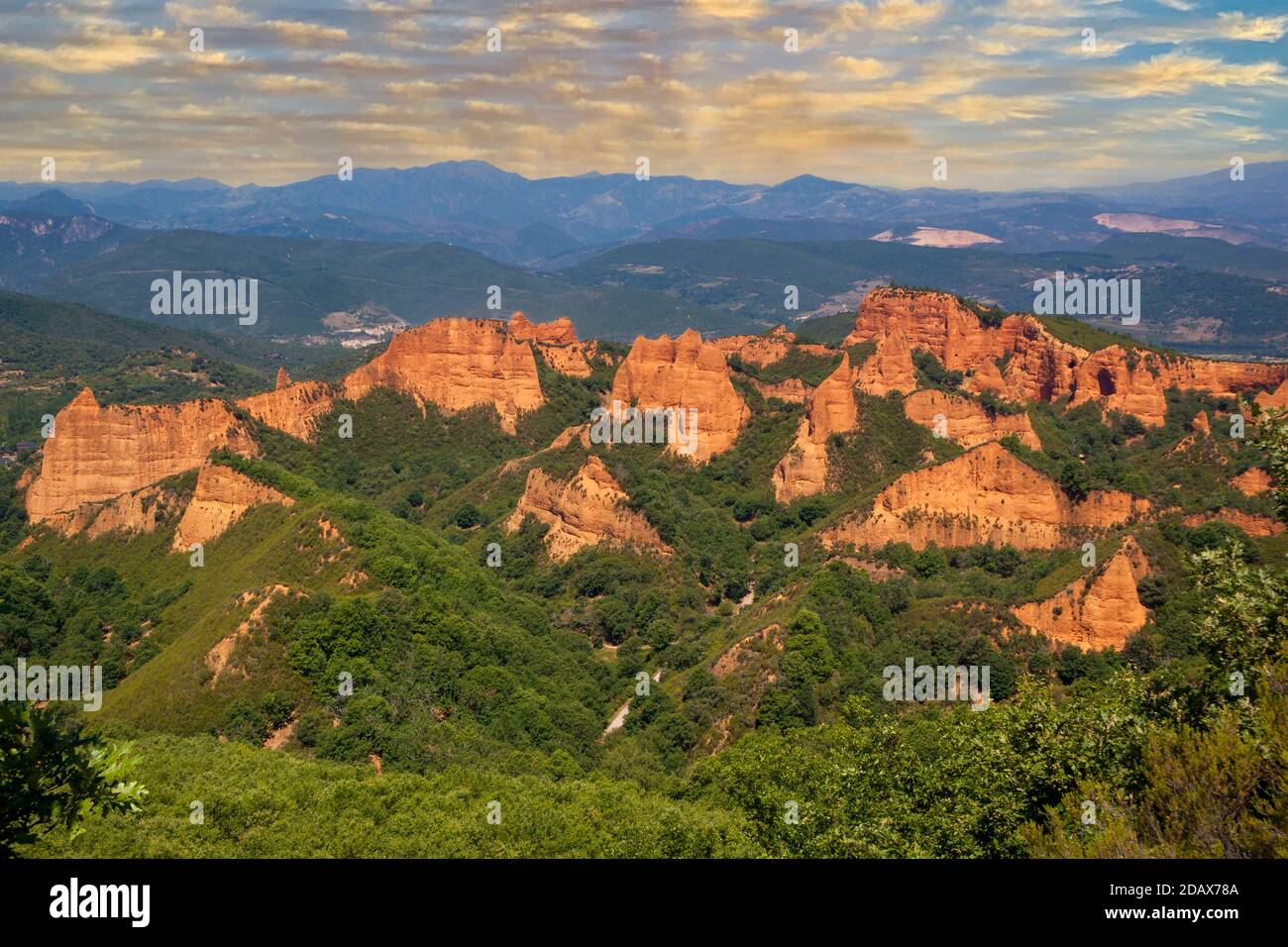 Las Medulas, anciennes mines d'or romaines à Leon, Castilla y Leon. Espagne. Photographie panoramique Banque D'Images