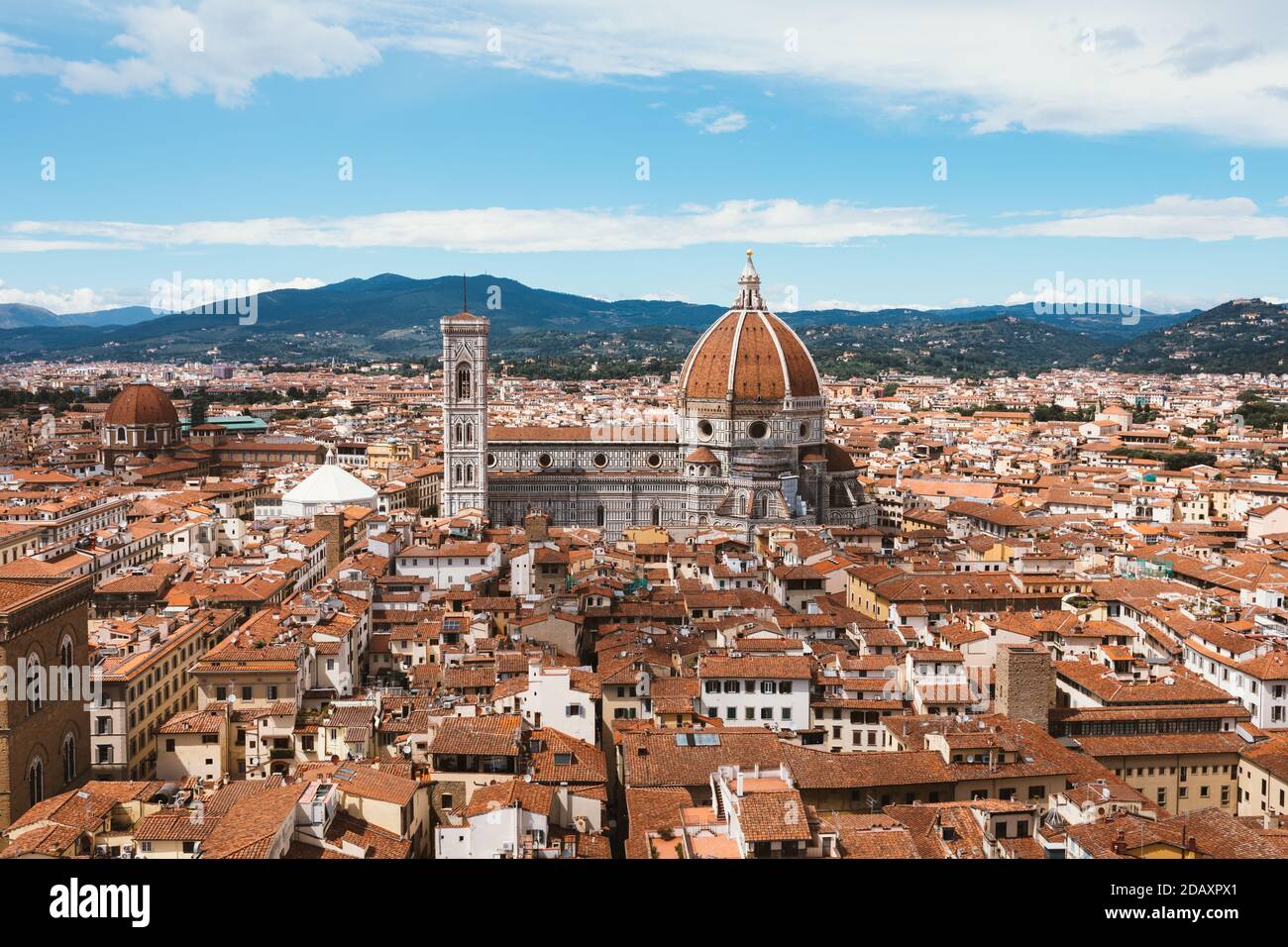 Vue Aérienne Vue panoramique de la vieille ville de Florence et Cattedrale di Santa Maria del Fiore (Cathédrale de Sainte Marie de la fleur) du Palazzo Vecchio Banque D'Images