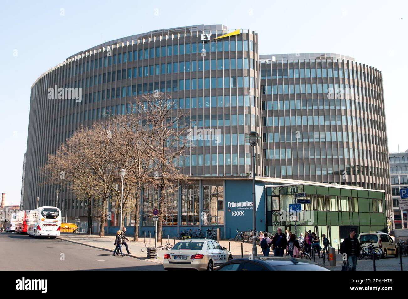 Berlin, Allemagne 7 avril 2019 : immeuble Ernst Young GmbH à Berlin Banque D'Images