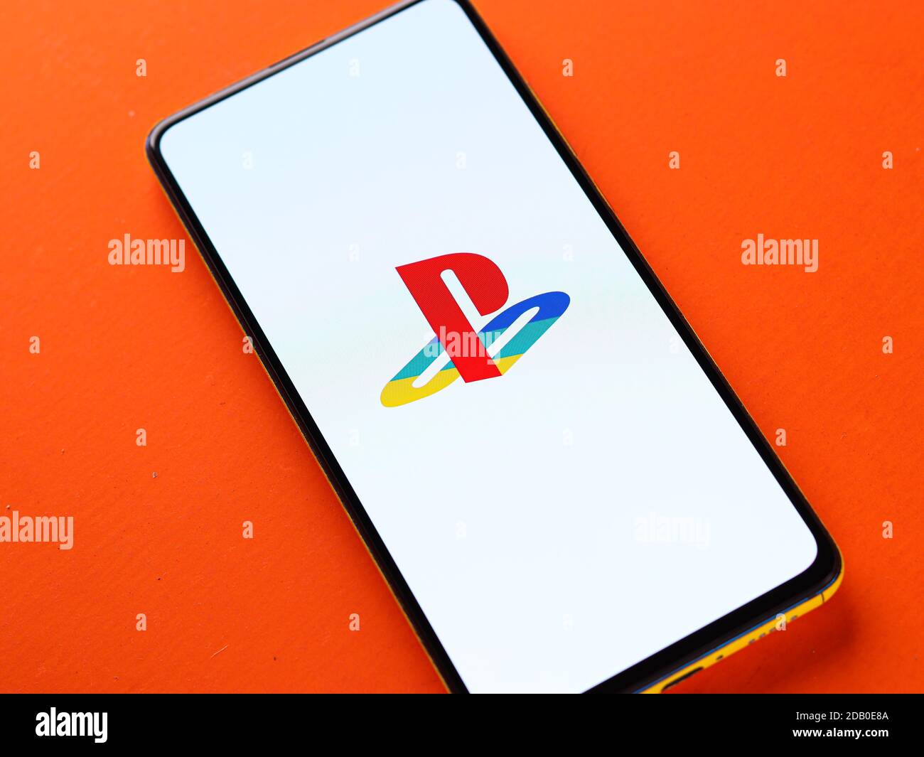 Assam, inde - 15 novembre 2020 : logo Play station 5 sur image de stock d'écran de téléphone. Banque D'Images