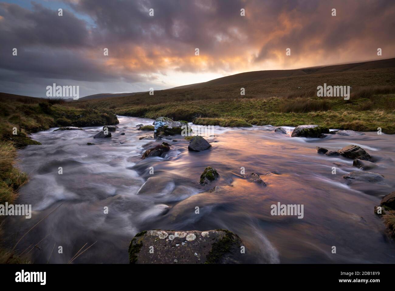 Coucher de soleil sur la rivière Tawe Banque D'Images