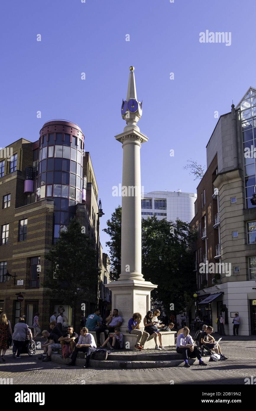 LONDRES, ROYAUME-UNI - 26 août 2016 : une nouvelle version du montant solaire a été érigée en 1989 au même design que l'original Banque D'Images