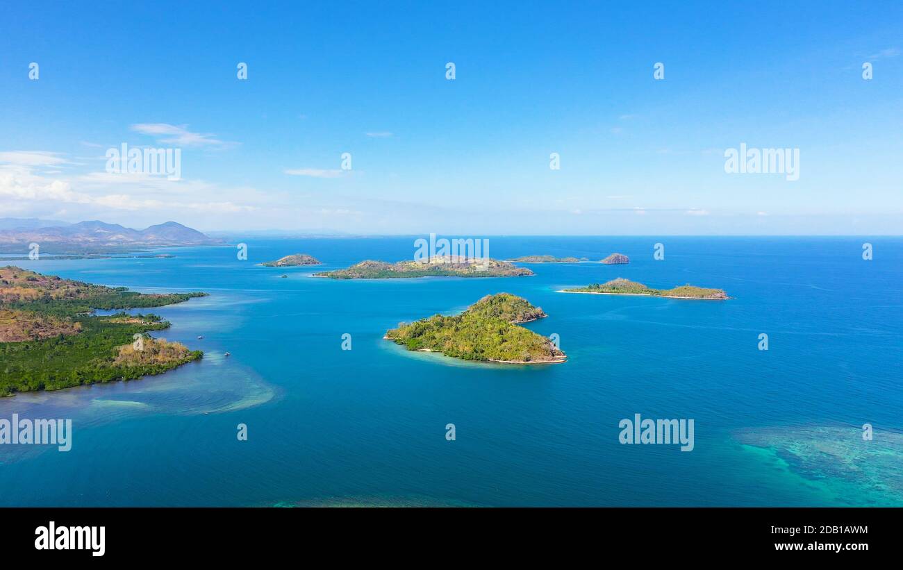 Îles tropicales avec de belles plages de sable. Kabungan Island, Panganacan Island, Lapinigan Island. Zamboanga, Mindanao, Philippines. Banque D'Images