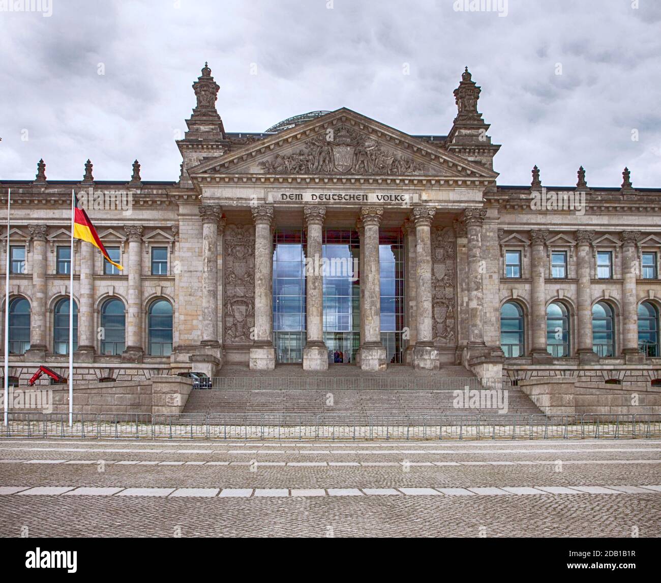 Berlin, Allemagne - Reichstag, façade du Parlement avec le drapeau allemand Banque D'Images