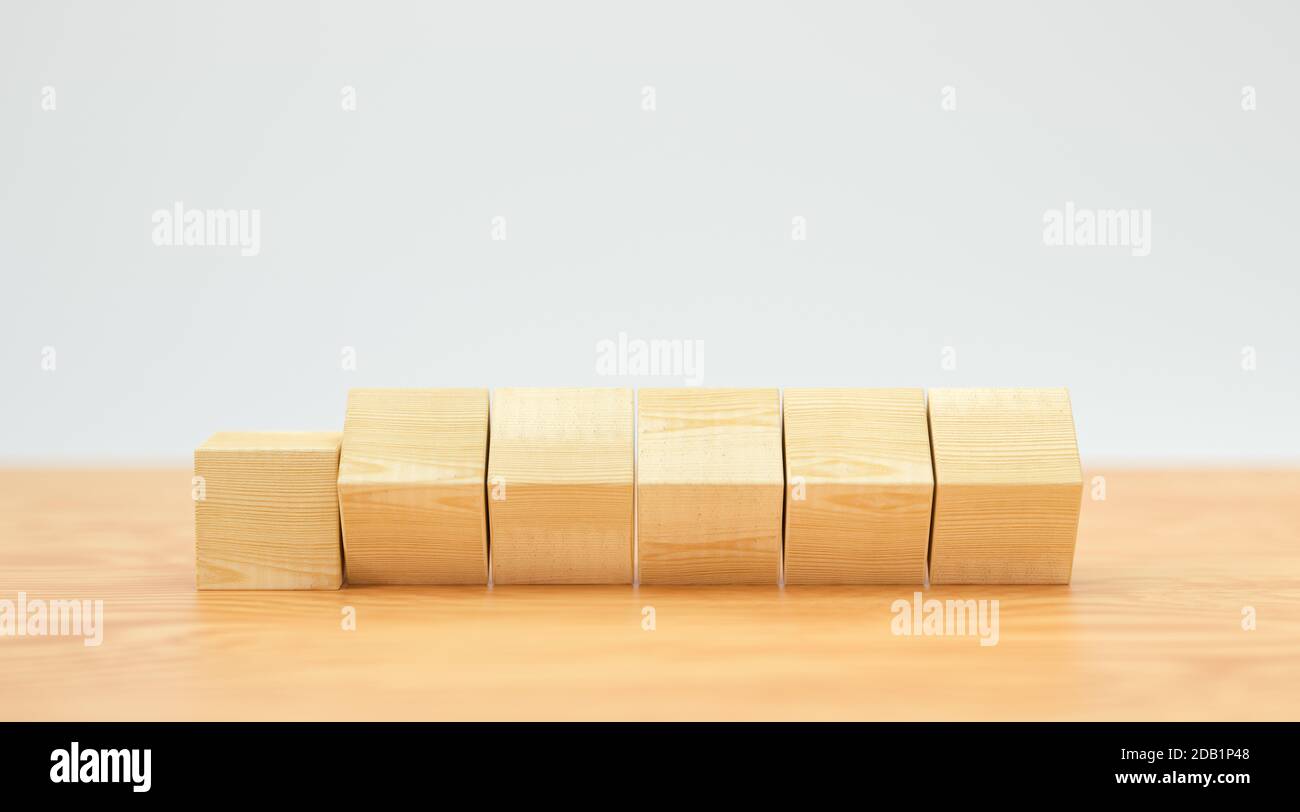 cubes en bois vides pour messages et icônes sur bois sol et arrière-plan blanc - illustration 3d Banque D'Images