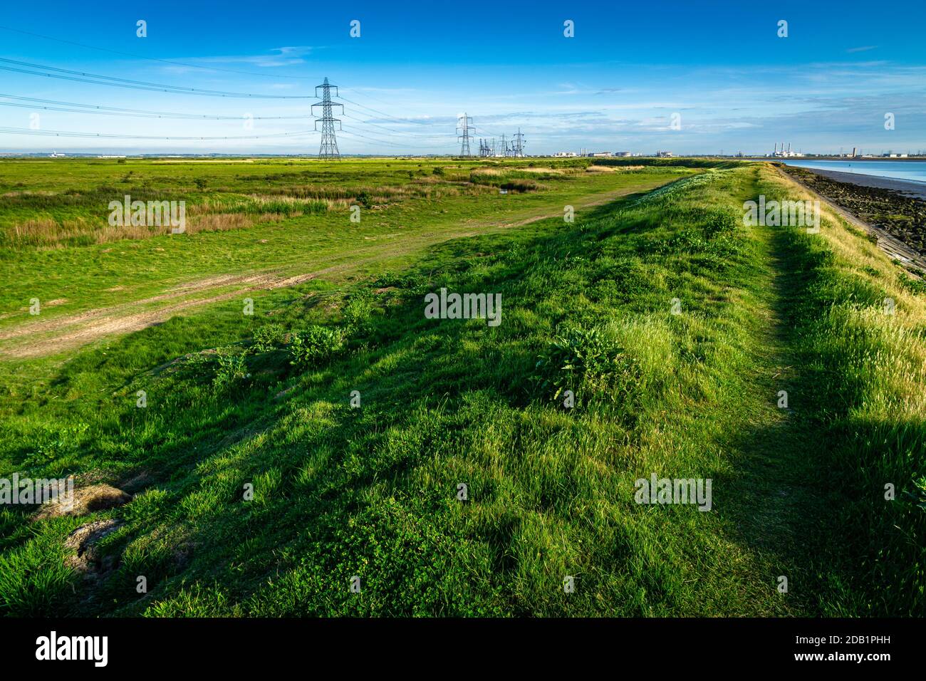 Le Swale dans le Kent menant à la rivière Medway et Ruisseau Stangate Banque D'Images