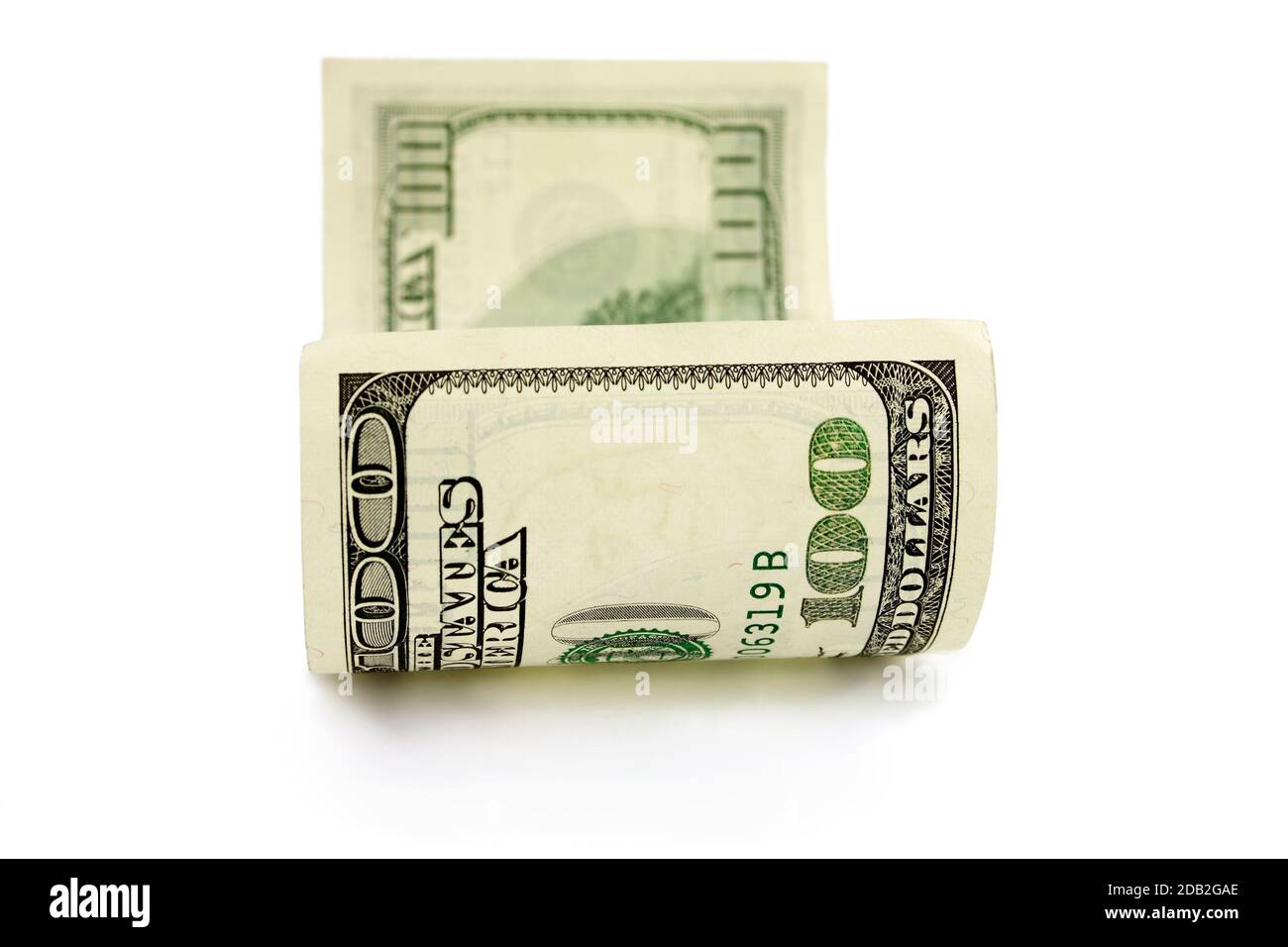 Une note de banque de cent dollars isolée sur blanc. LockDown COVID-19, crise économique mondiale des affaires commerciales, marchés financiers, concept de quarantaine. Banque D'Images Une note de banque de cent dollars isolée sur blanc. LockDown COVID-19, crise économique mondiale des affaires commerciales, marchés financiers, concept de quarantaine. Banque D'Images