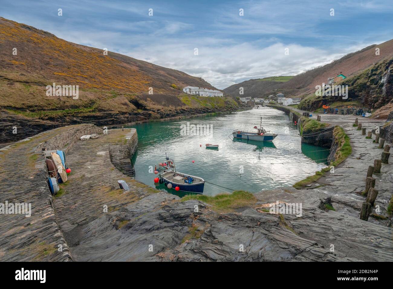 Le pittoresque village de pêcheurs côtier de Boscastle sur la côte nord-ouest de cornouailles angleterre . Banque D'Images